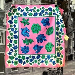 NWOT LUSH 18" X 18" Pretty In Pink Floral Reusable Gift Wrap Knot Wrap